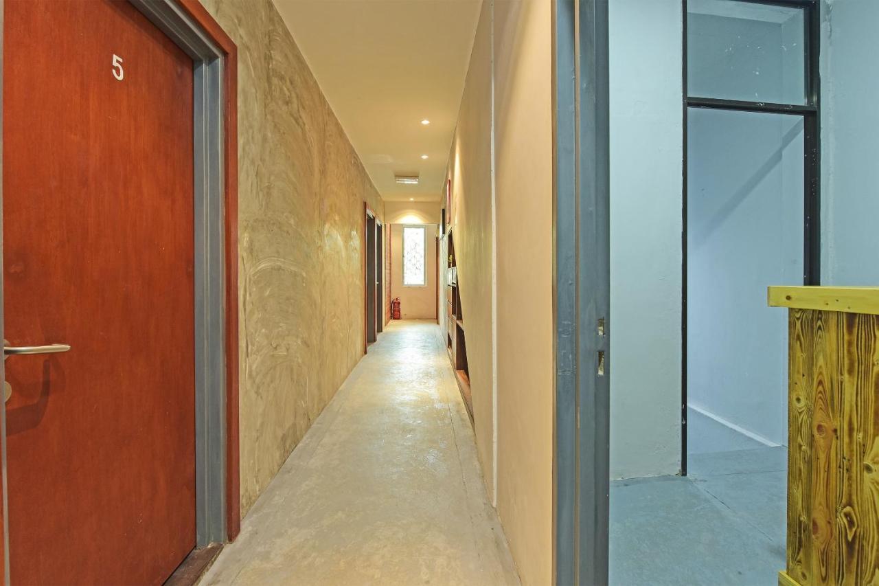 קואנטאן Oyo 90662 The 1975 Hotel Empire מראה חיצוני תמונה
