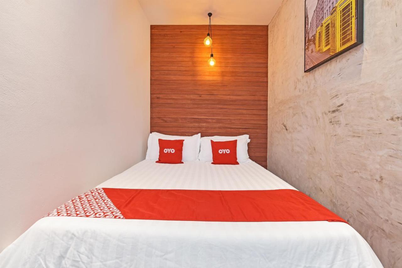 קואנטאן Oyo 90662 The 1975 Hotel Empire מראה חיצוני תמונה