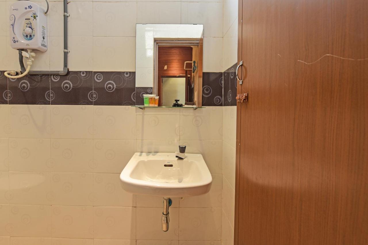 קואנטאן Oyo 90662 The 1975 Hotel Empire מראה חיצוני תמונה