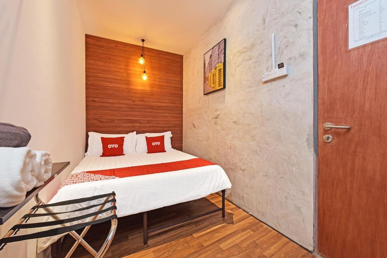 קואנטאן Oyo 90662 The 1975 Hotel Empire מראה חיצוני תמונה