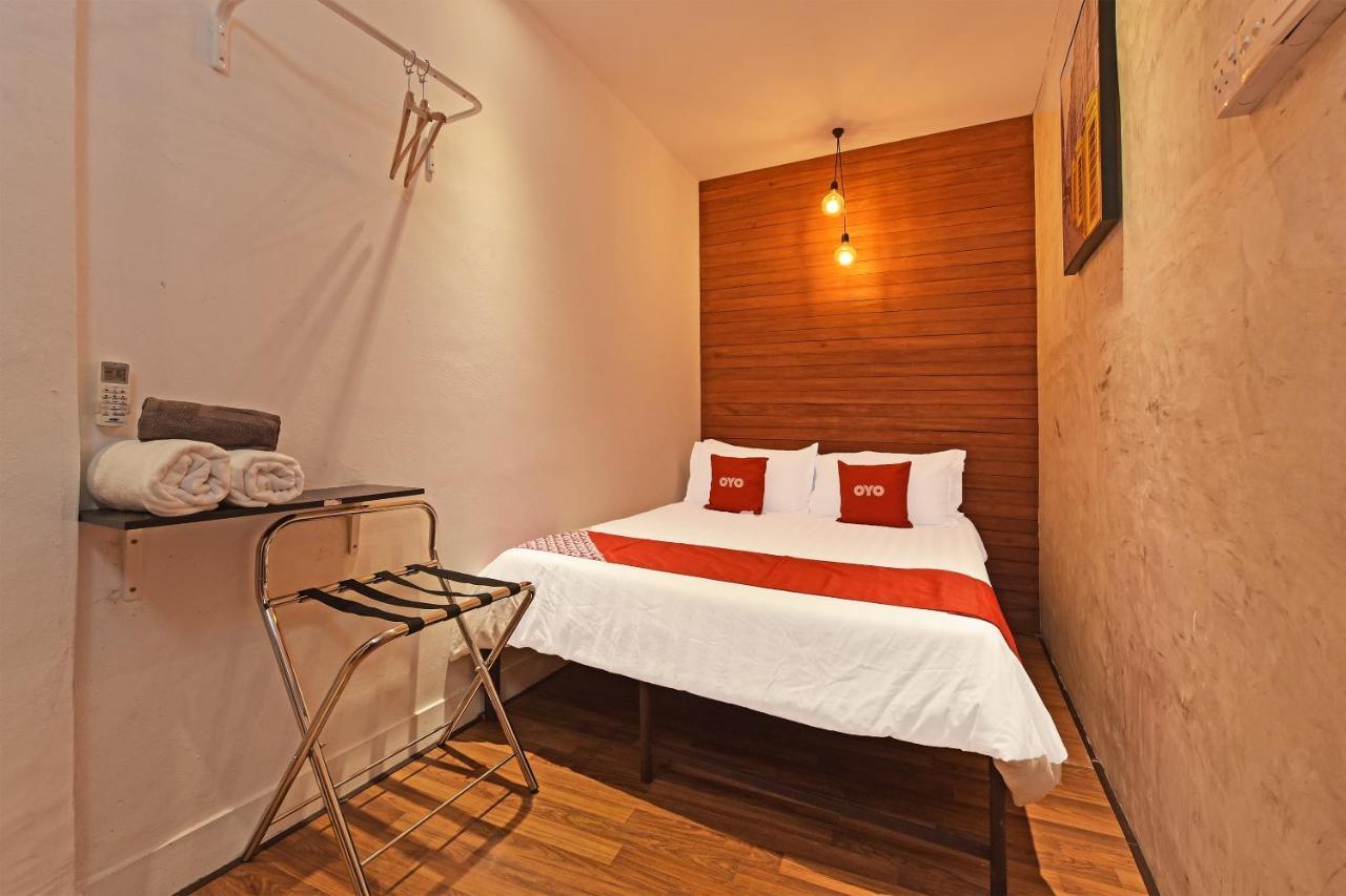 קואנטאן Oyo 90662 The 1975 Hotel Empire מראה חיצוני תמונה